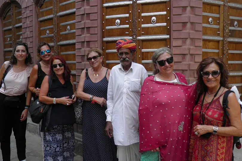 Agencia local en India para