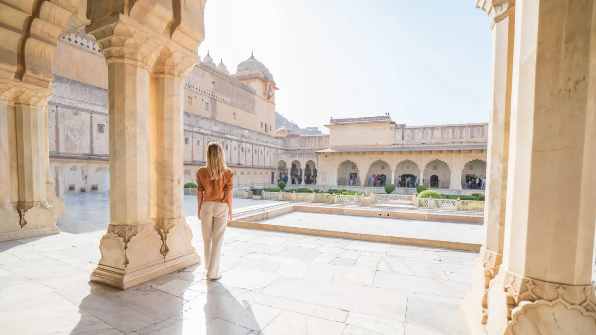 Viaje Seguro a India para Mujeres Españolas que Viajan Solas
