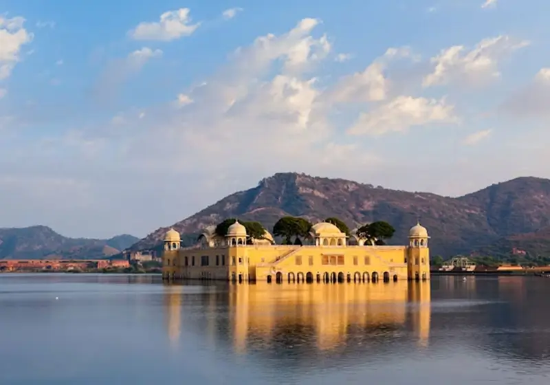 Triángulo Dorado con Retiro Ayurveda